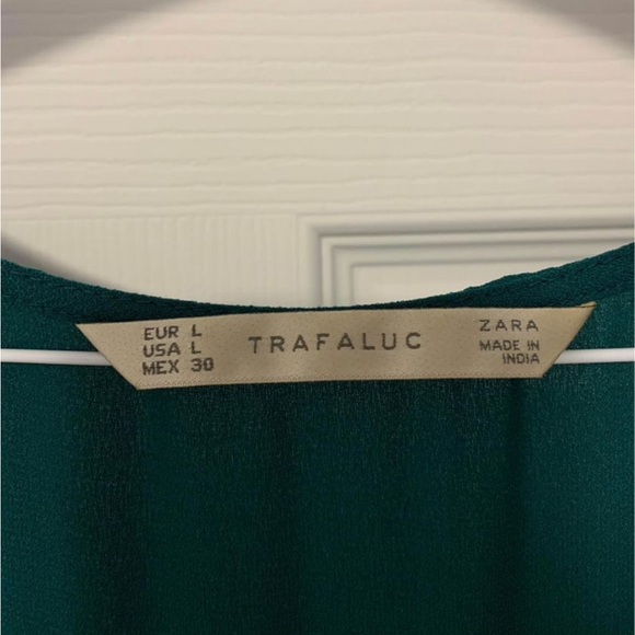 Beautiful emerald green dress with beadwork from Zara - Picture 4 of 4